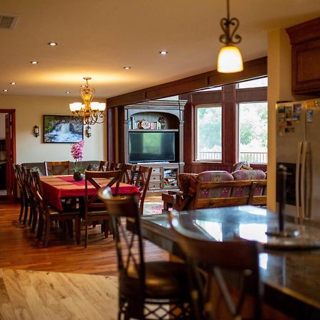 Riverfront Property With Waterfalls Near Yosemite And Bass Lake Oakhurst Exterior photo