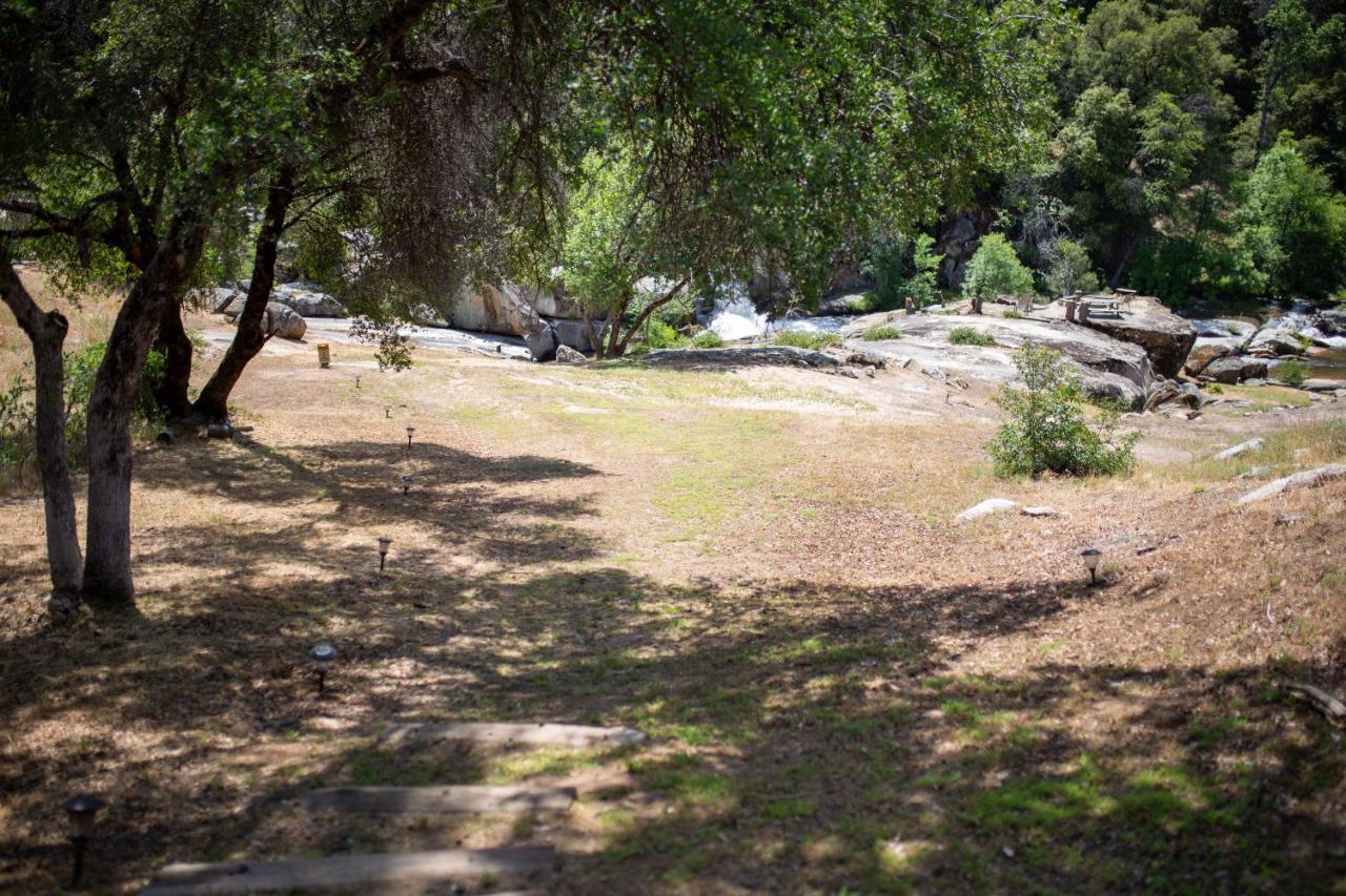 Riverfront Property With Waterfalls Near Yosemite And Bass Lake Oakhurst Exterior photo