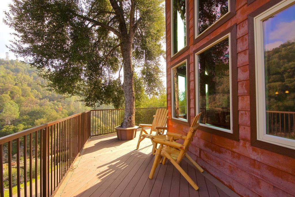 Riverfront Property With Waterfalls Near Yosemite And Bass Lake Oakhurst Room photo